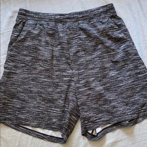 7 inch black and white lululemon athletic shorts
